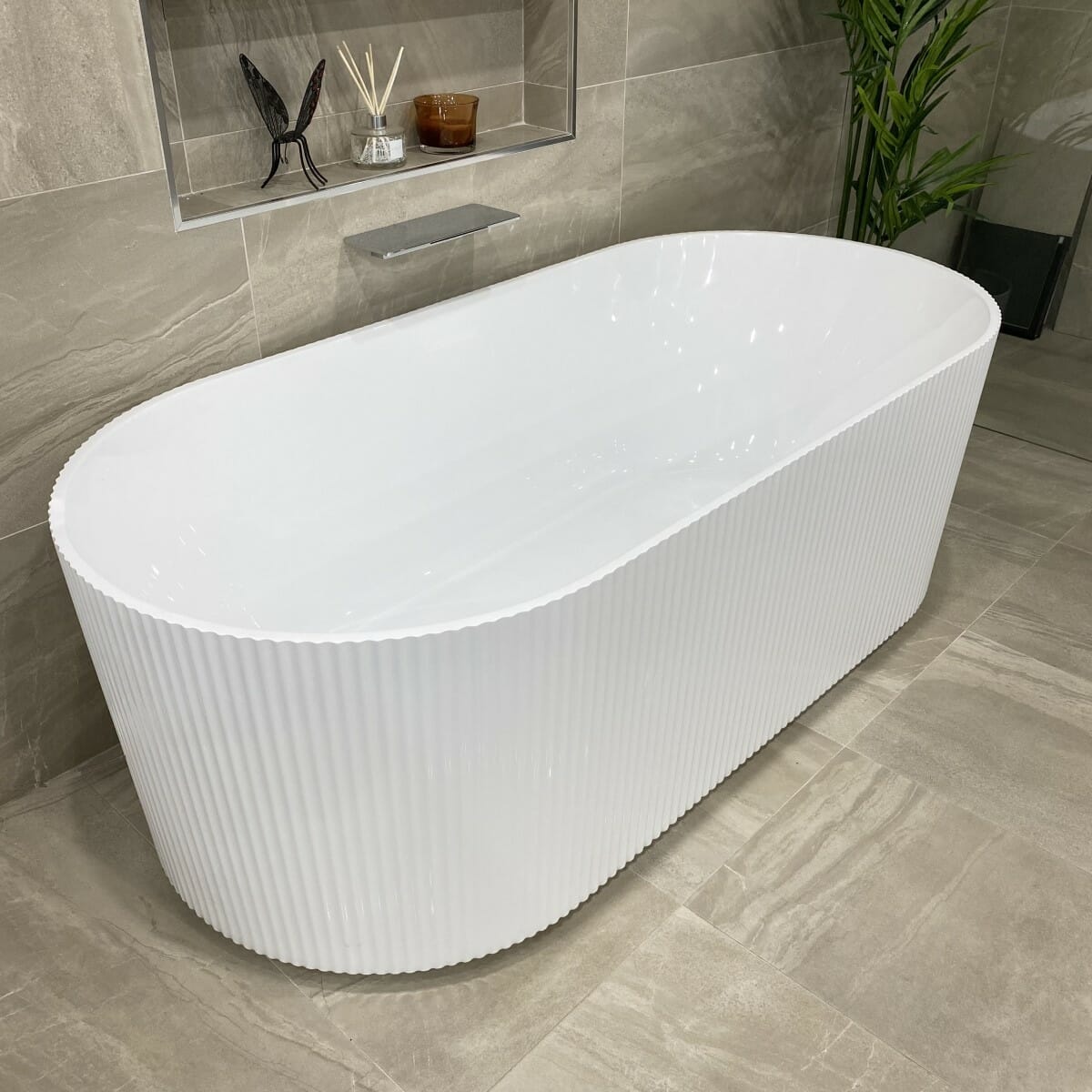 Viola Freestanding Bathtub - Gloss White- 1700mm