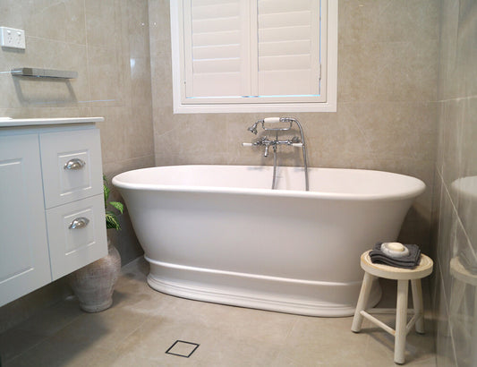 Cambridge 156 TitanCast Bath - Satin Silk White with Overflow