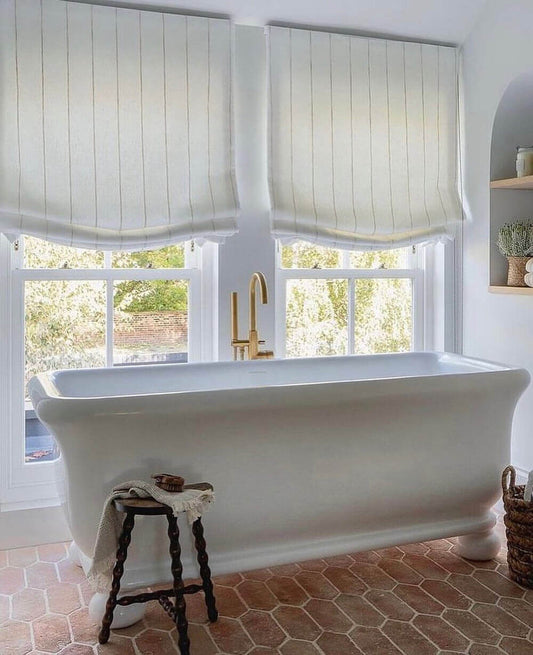 Kirkham 180 TitanCast Solid Surface Bath With Ball Feet - Gloss White