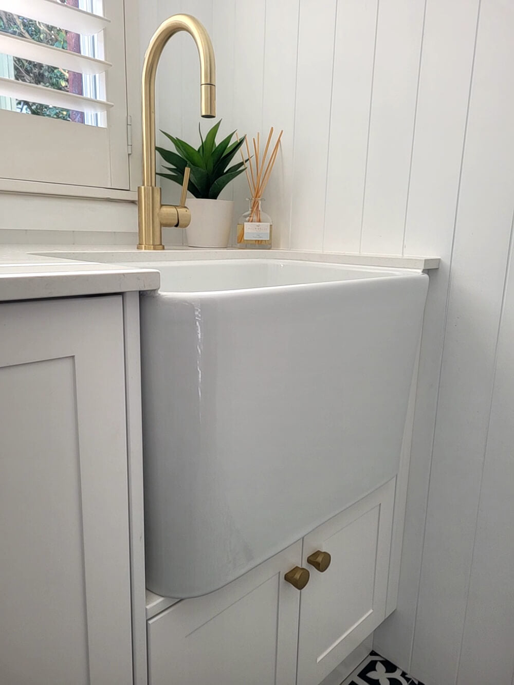 Tribo 60x42 Fireclay Sink