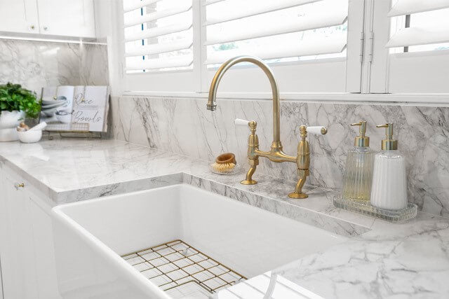 Novi 75x46 Stainless Steel Grid - Brushed Brass