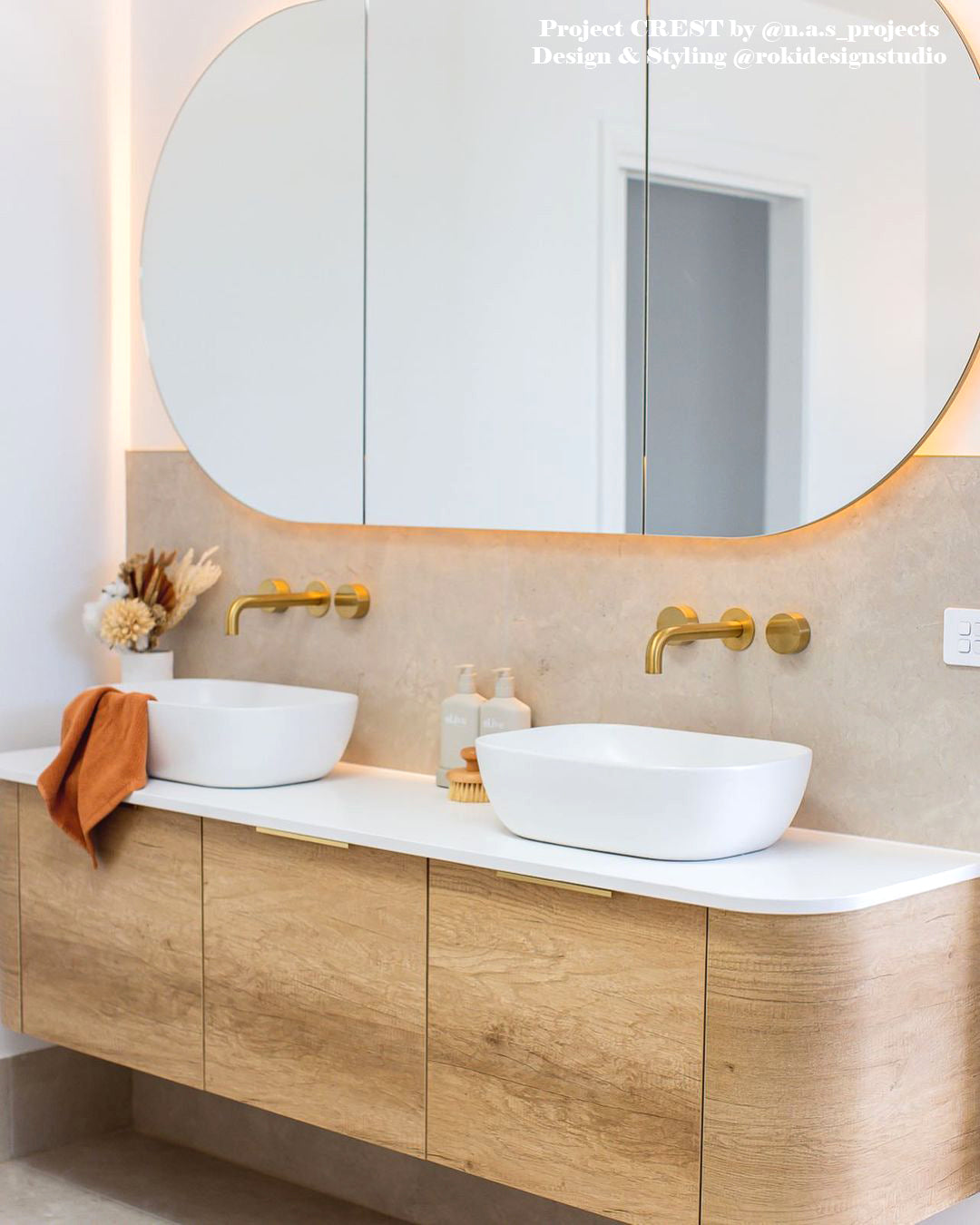 Bondi 1800mm Natural Oak Wall Hung Curve Cabinet Only