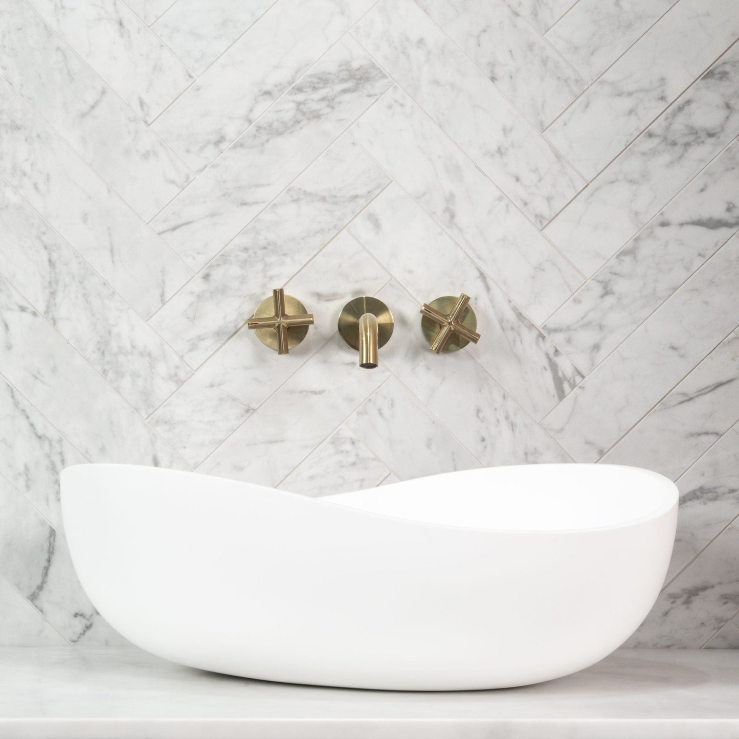 Above Counter Artificial Stone - Matt   White - Wave Oval - 600mm