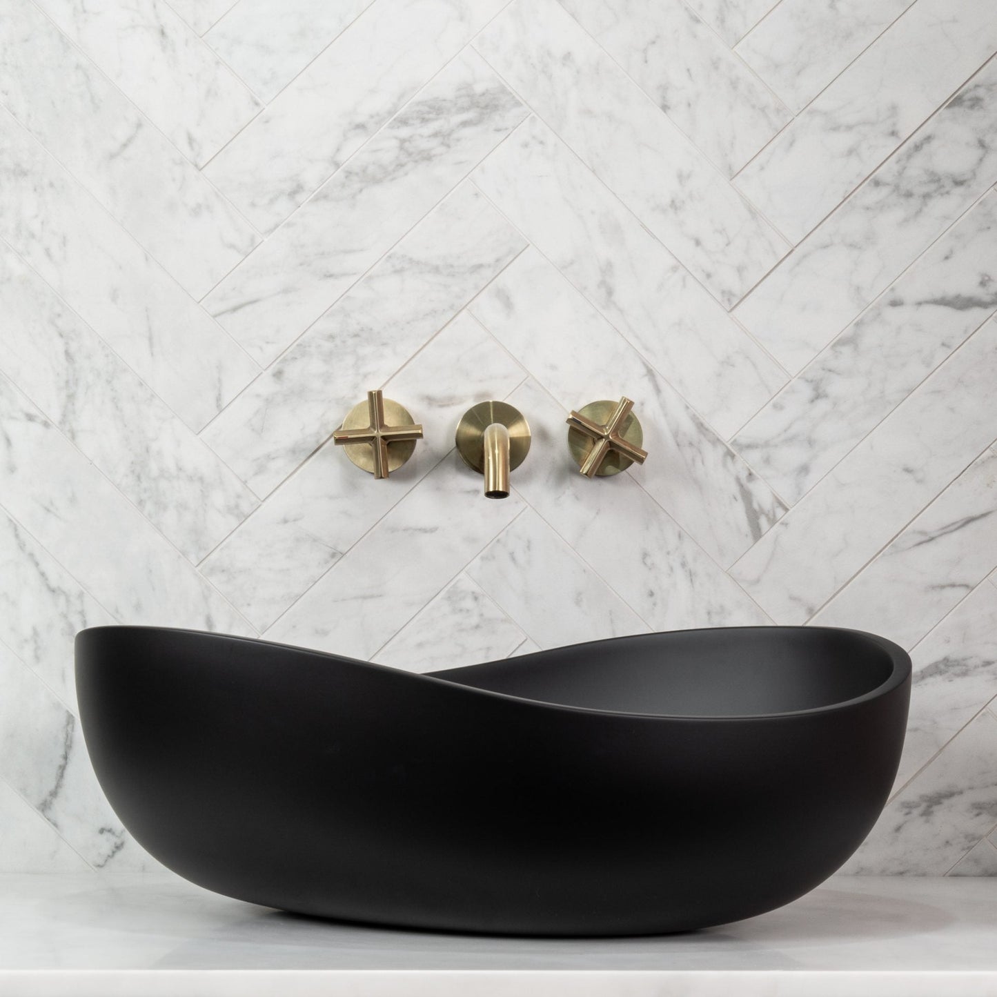 Above Counter Artificial Stone - Matt   Black - Wave Oval - 600mm