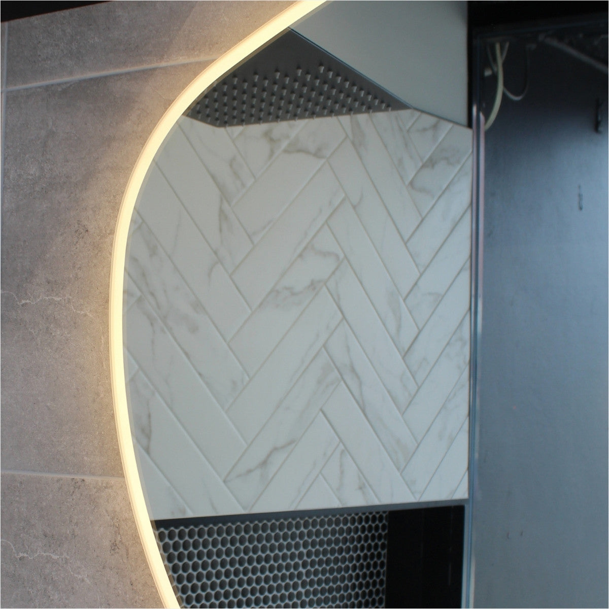 Acrylic Asymmetrical LED Frameless Mirror - 1000x844mm