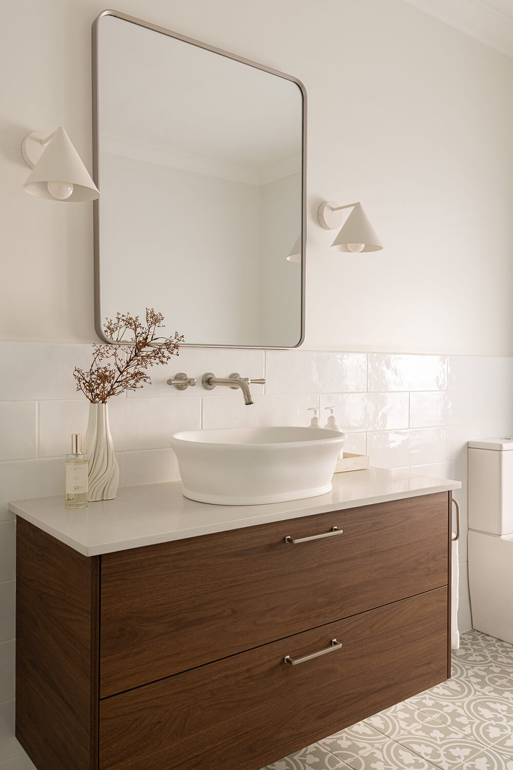 Cambridge 54x39 TitanCast Basin - Satin Silk White