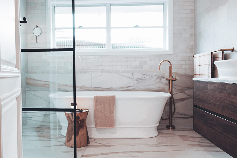 Cambridge 174 TitanCast Bath - Satin Silk White