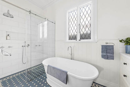 Cambridge 156 TitanCast Bath - Satin Silk White