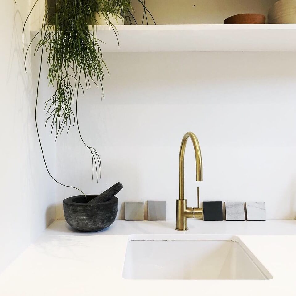Cuisine 46x46 Inset / Undermount Fireclay Sink with Overflow