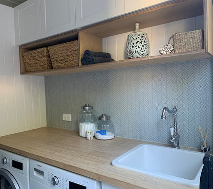 Cuisine 46x46 Inset / Undermount Fireclay Sink with Overflow