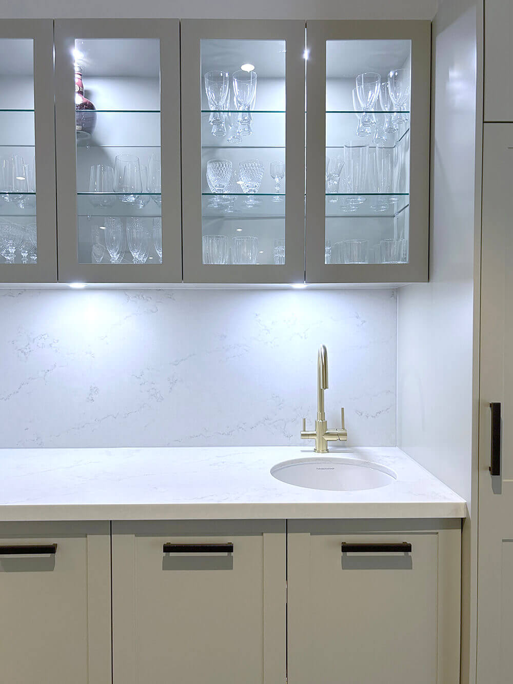 Cuisine Round 47 Inset / Undermount Fireclay Sink