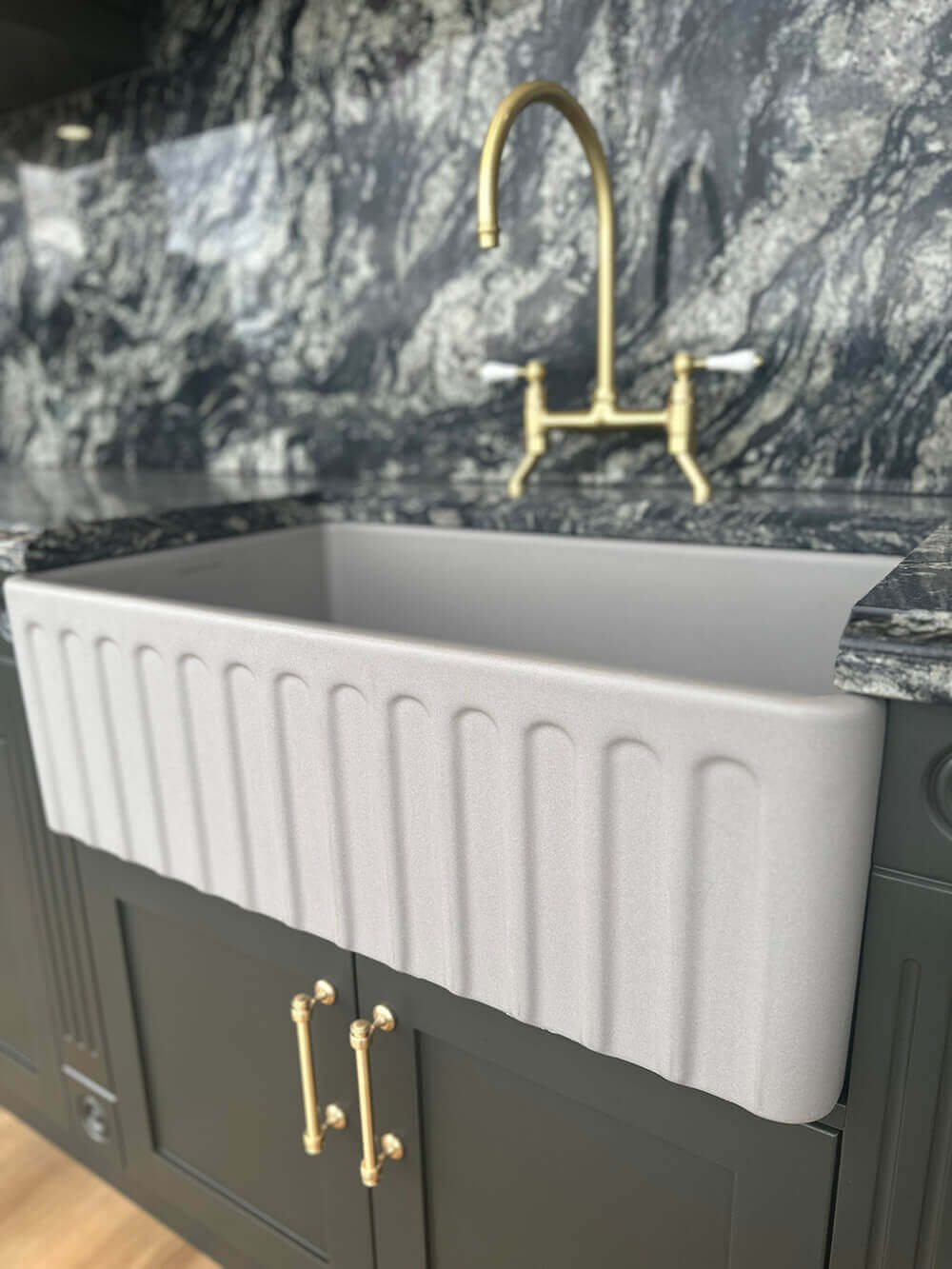 KIT - Novi 75x46 Fireclay Butler Sink - Concrete Look With Overflow Incl. Waste