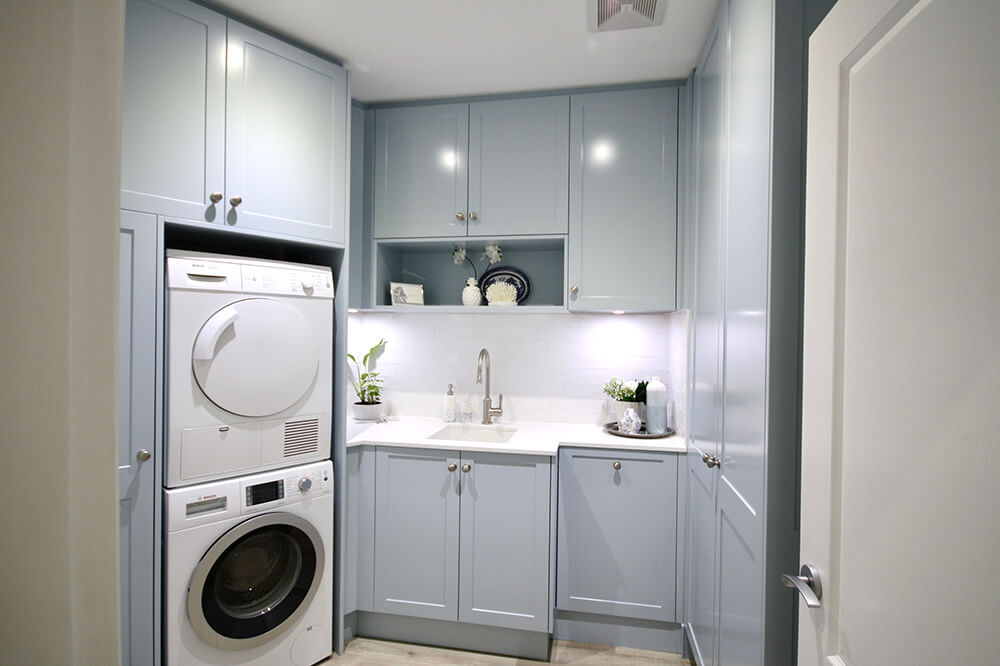 Cuisine 46x46 Inset / Undermount Fireclay Sink with Overflow