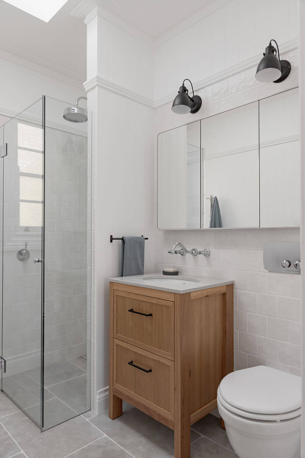 Claremont Floor Pan with Soft Close Seat, Inwall Cistern & Claremont Chrome Flush Plate