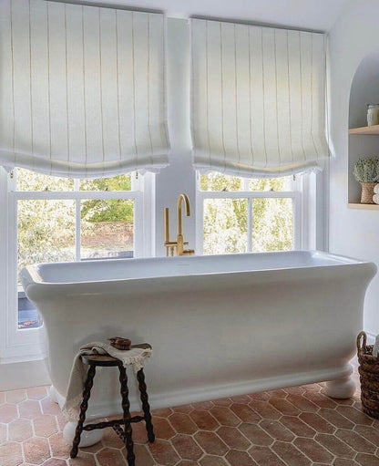 Kirkham 180 TitanCast Solid Surface Bath With Ball Feet - Gloss White