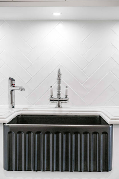 KIT - Novi 60x46 Fireclay Butler Sink â€“ Matte Black With Overflow Incl. Waste