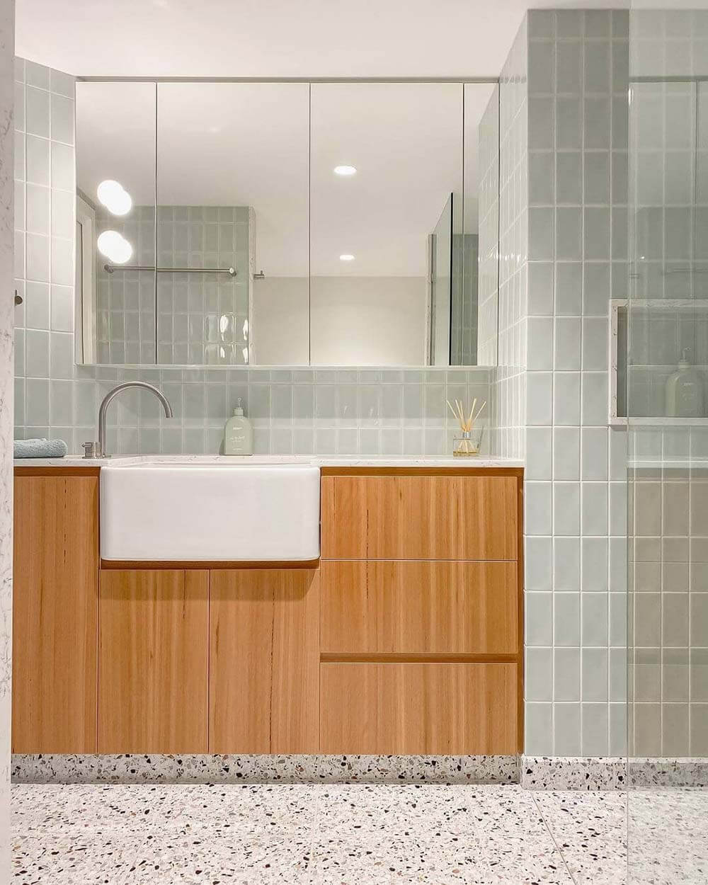 Novi 60x46 Fireclay Butler Sink - Gloss White
