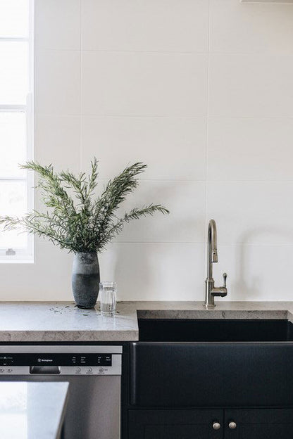 KIT - Novi 75x46 Fireclay Butler Sink â€“ Matte Black With Overflow Incl. Waste