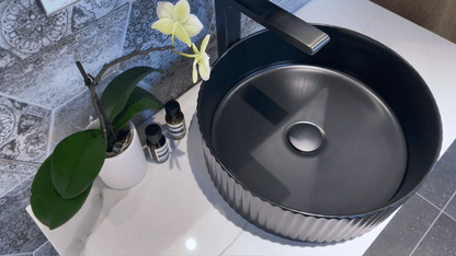 Marlo Round 400x400x125 Matte Black Fluted Basin
