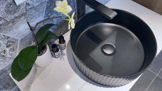 Marlo Round 400x400x125 Matte Black Fluted Basin