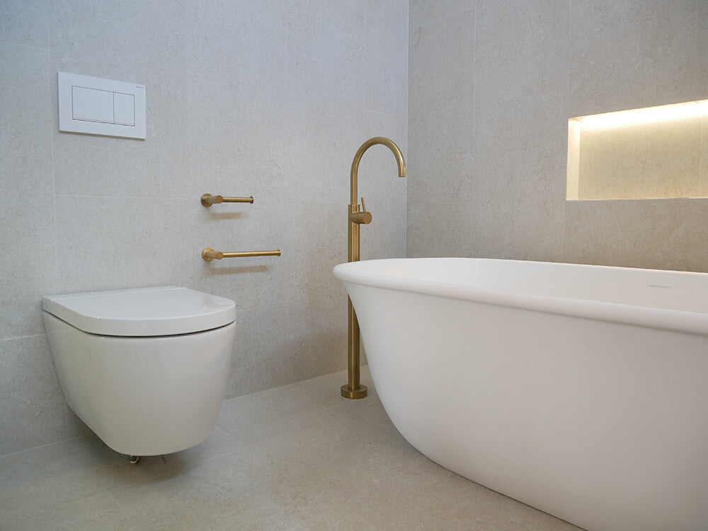 Blanche 162 TitanCast Bath - Satin Silk White