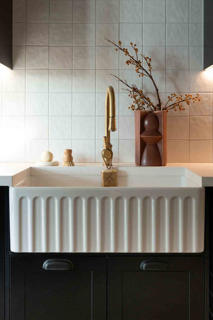 KIT - Novi 75x46 Fireclay Butler Sink â€“ Gloss White With Overflow Incl. Waste