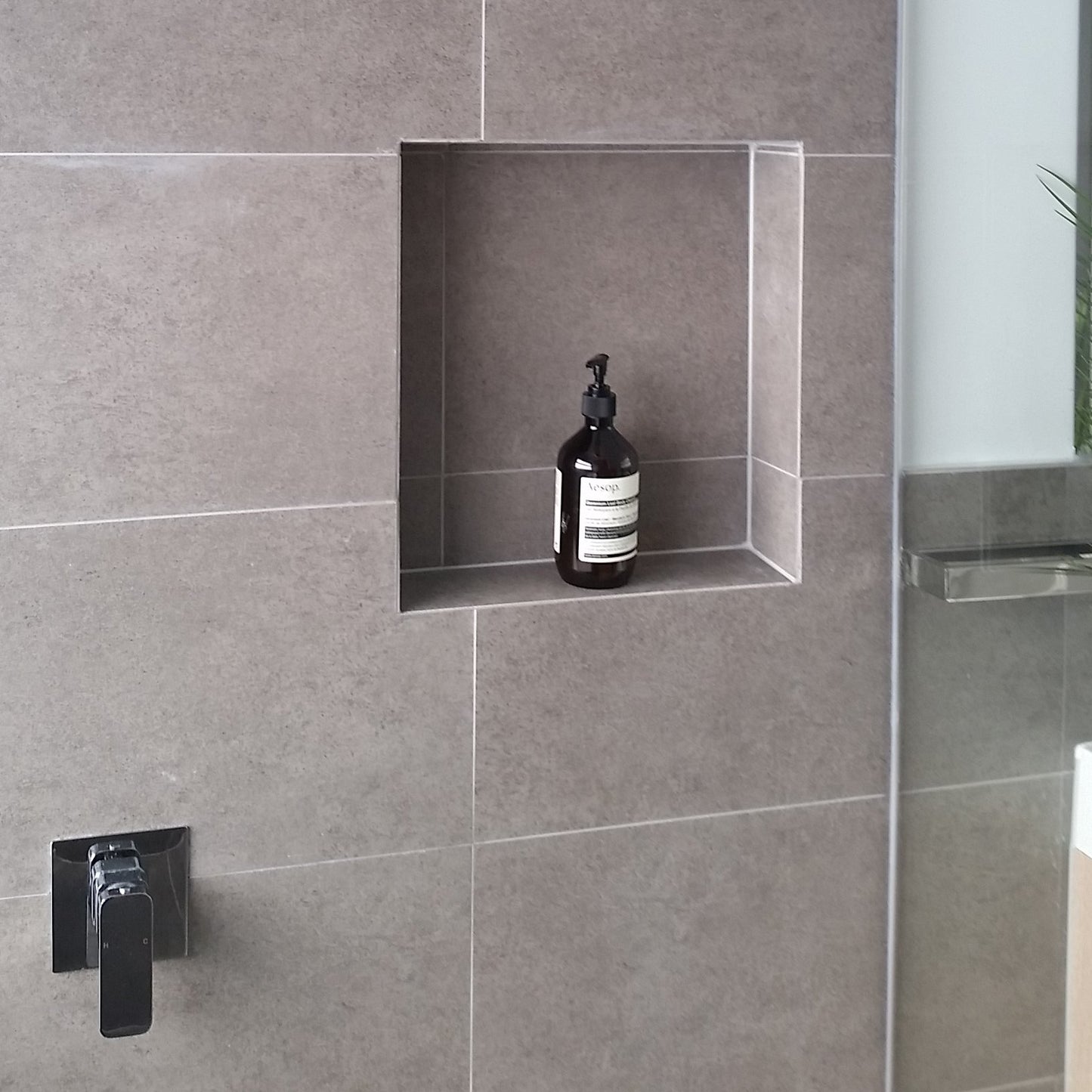 Radiant Thermaniche wall niche 260 x 905 x 90 mm