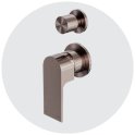 Mixers with Divertor
