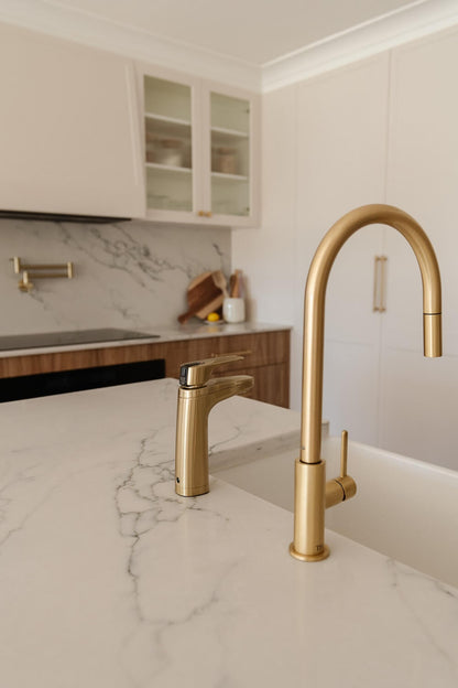 Naples Pull Out Sink Mixer - Brushed Brass